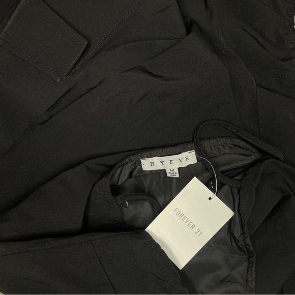 Black Ruched Sleeveless Maxi Dress‎ With Cargo Pockets - Picture 6 of 6